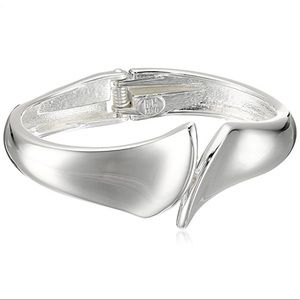 Roberto Morris Womens Bypass Hinge Bangle Bracelet
